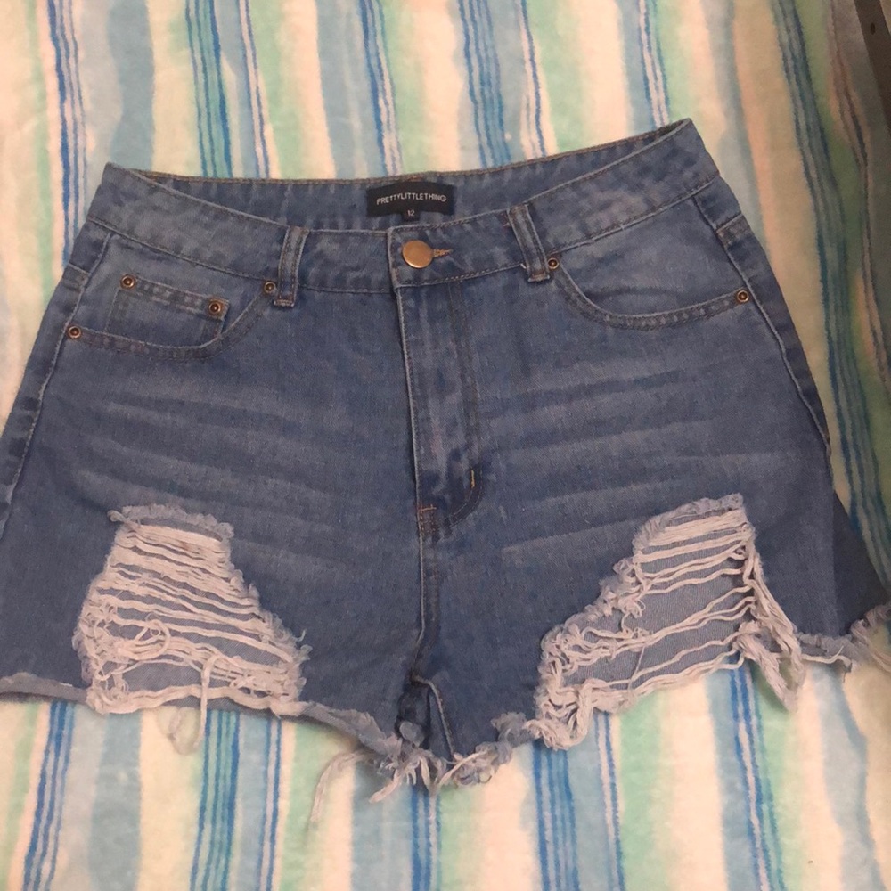 PrettyLittleThing Ripped Shorts